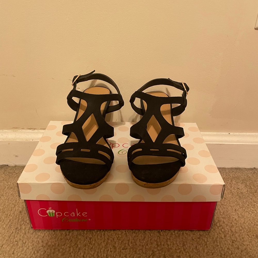 3/$15 Cupcake Couture Lil Francesca Heels - Picture 1 of 2